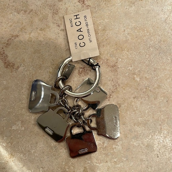 Stunning BNWT “Coach” key chain - Picture 2 of 4